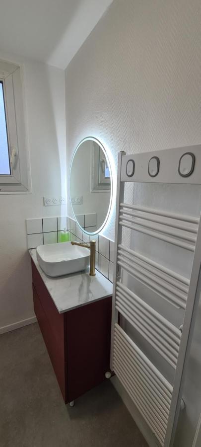 Private Room In Shared Apartment IV โบเวส์ ภายนอก รูปภาพ