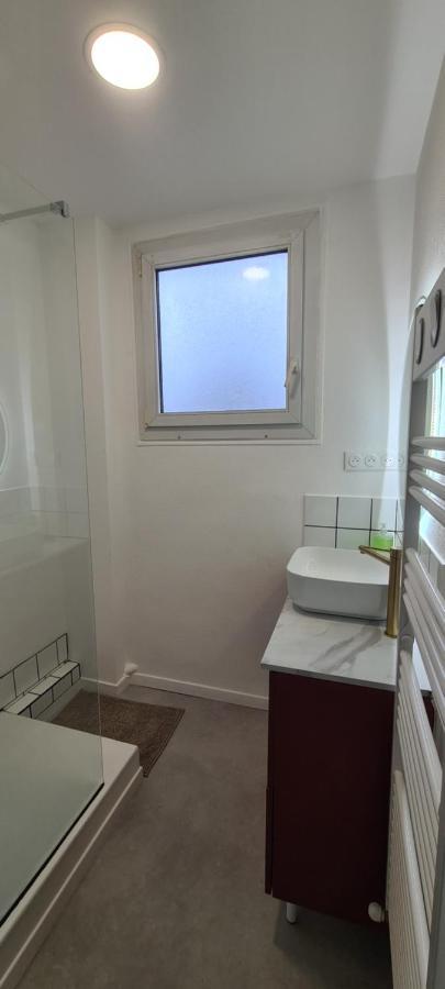 Private Room In Shared Apartment IV โบเวส์ ภายนอก รูปภาพ